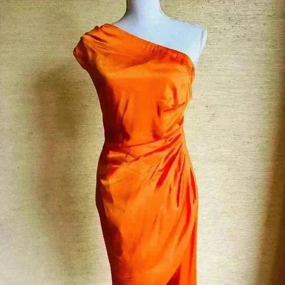 Elliatt Zelda Satiny One Shoulder Dress - Picture 1 of 9